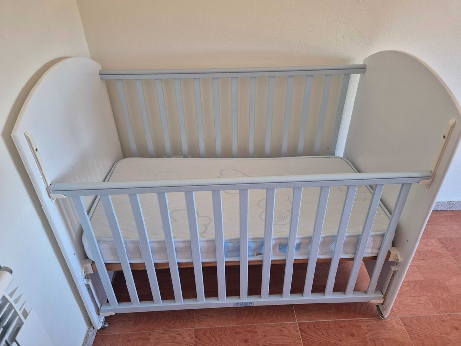 Cama de bebe marca zippy