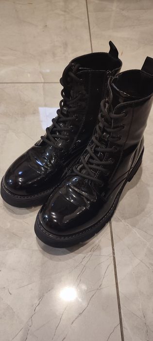 Botki damskie lakierowane CCC r.38