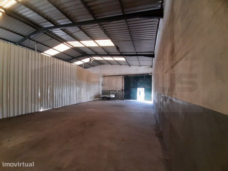 Armazém para arrendamento - Zona Industrial de Vagos