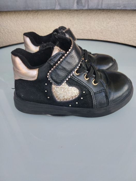 Buty dla dziewczynki