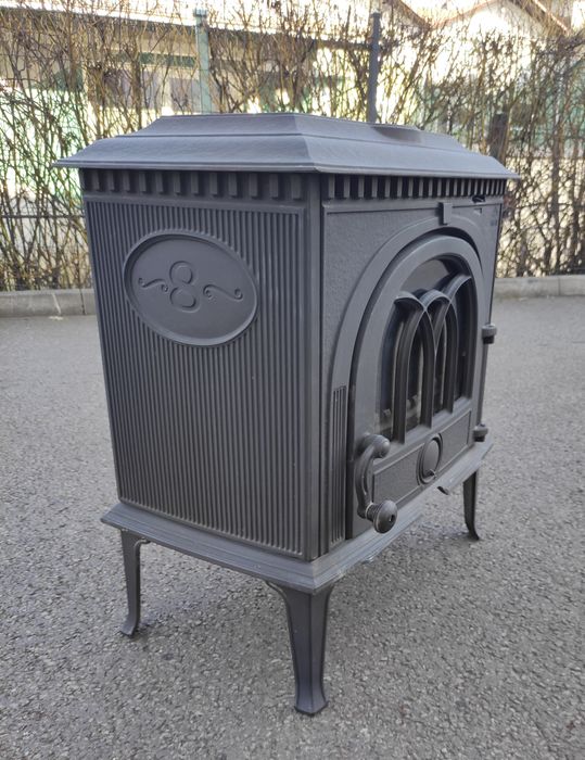 Kominek żeliwny Jotul 8