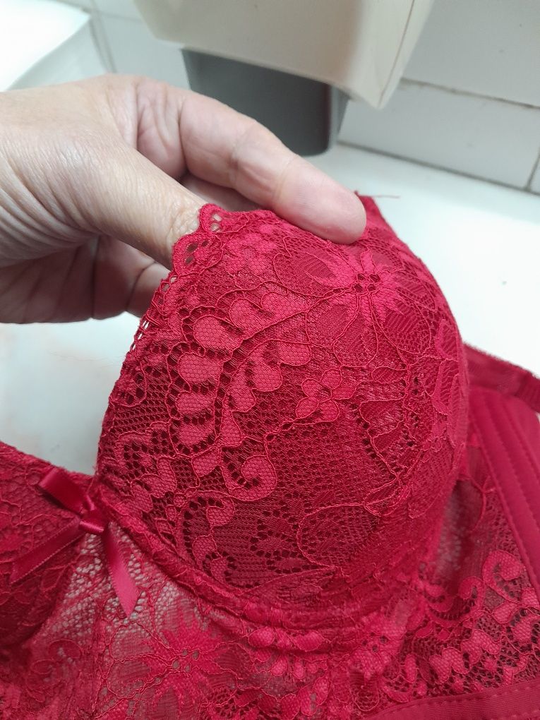 Soutien vermelho