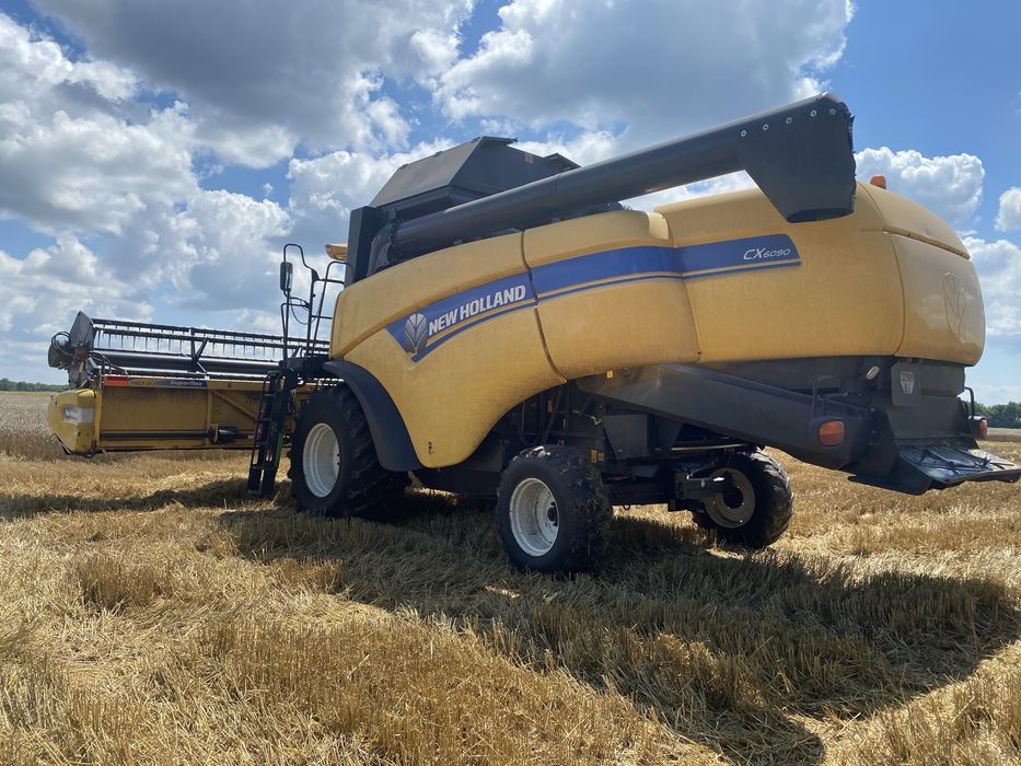 Зернозбиральний комбайн New Holland cx 6090