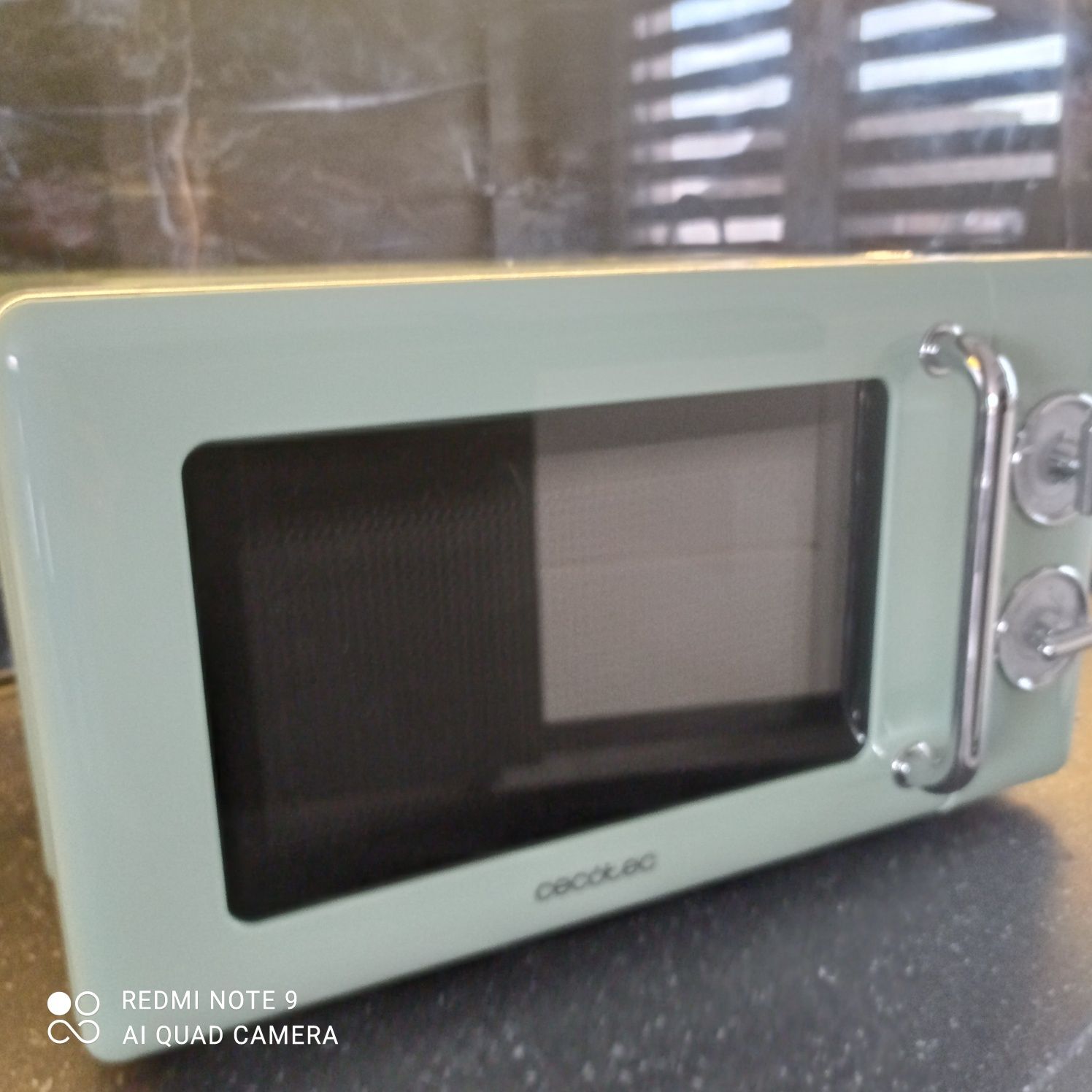 Mikrofalówka Cecotec Proclean retro