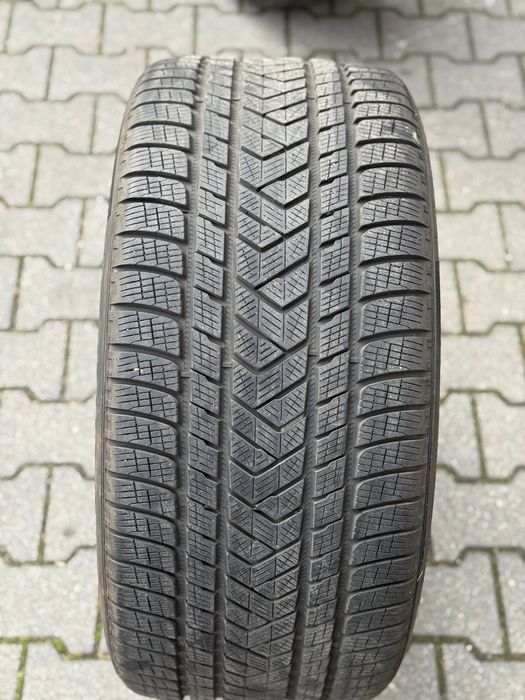 Sprzedam opone zimowa Pirelli Scorpion 22”