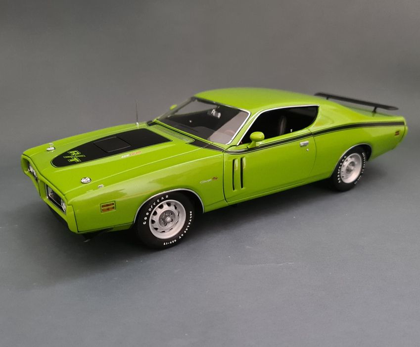 Dodge charger 71 ertl authentics model w skali 1;18 kolekcja modeli