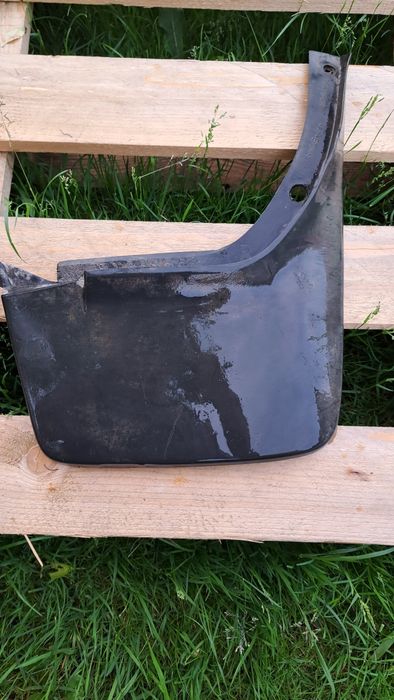 Chlapacze fartuchy rav 4 94