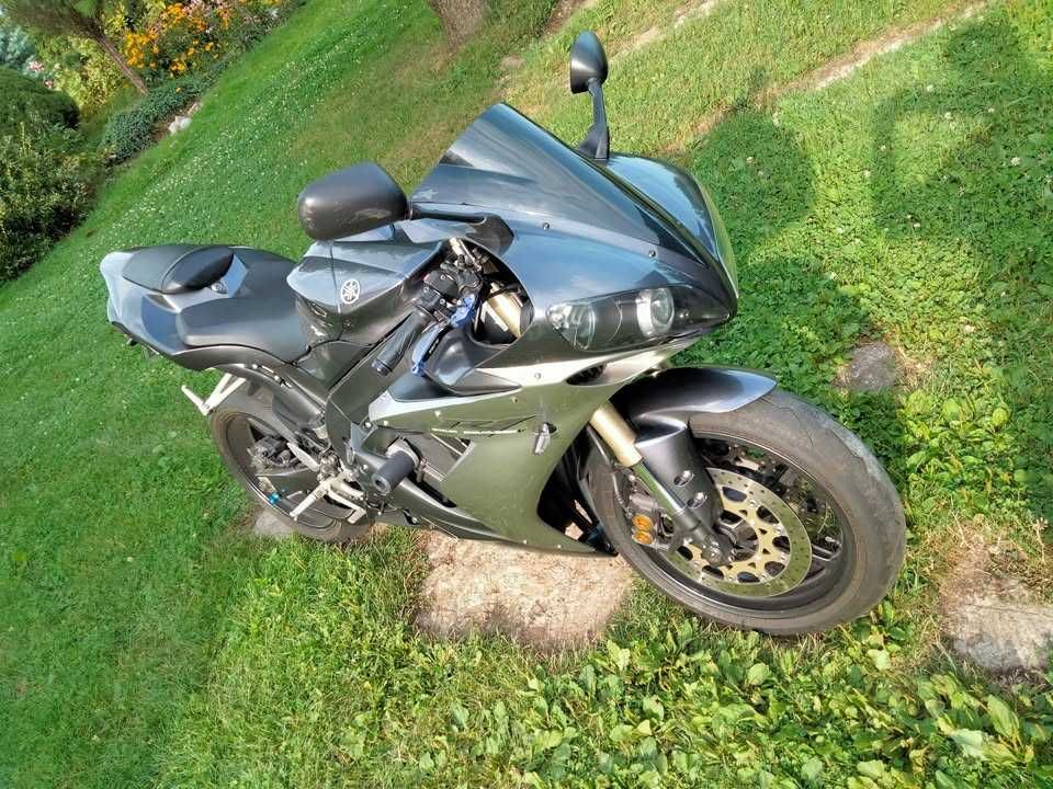 Yamaha R1 RN12 "Zadbana"