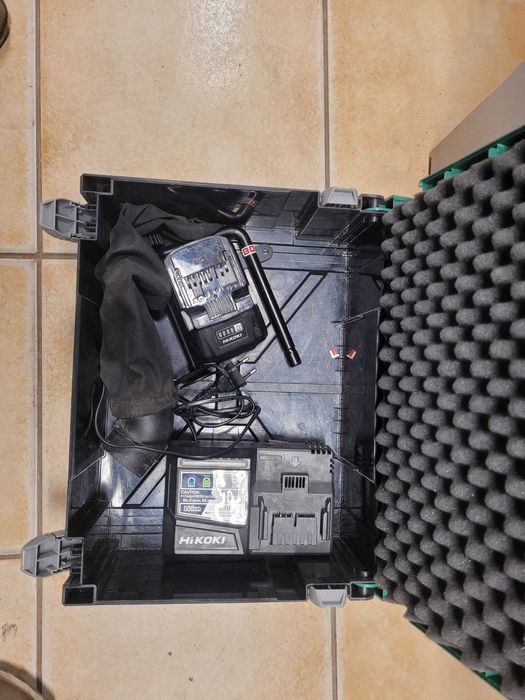 Piła ukośnica Hikoki C3610DRA + Akumulator i ładowarka