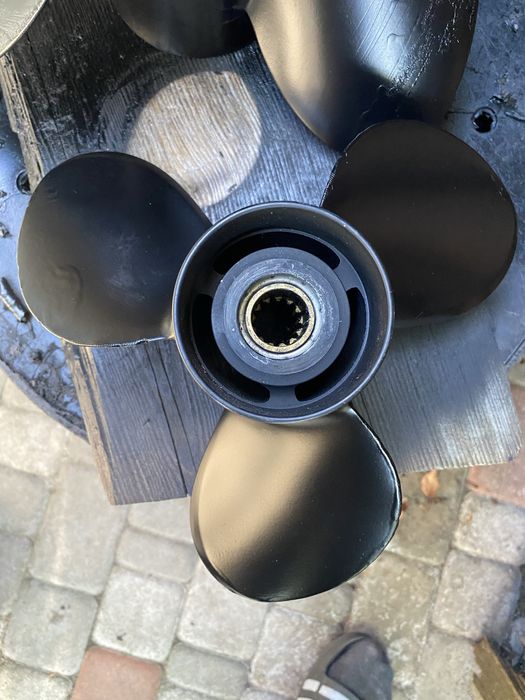 Винт для човна