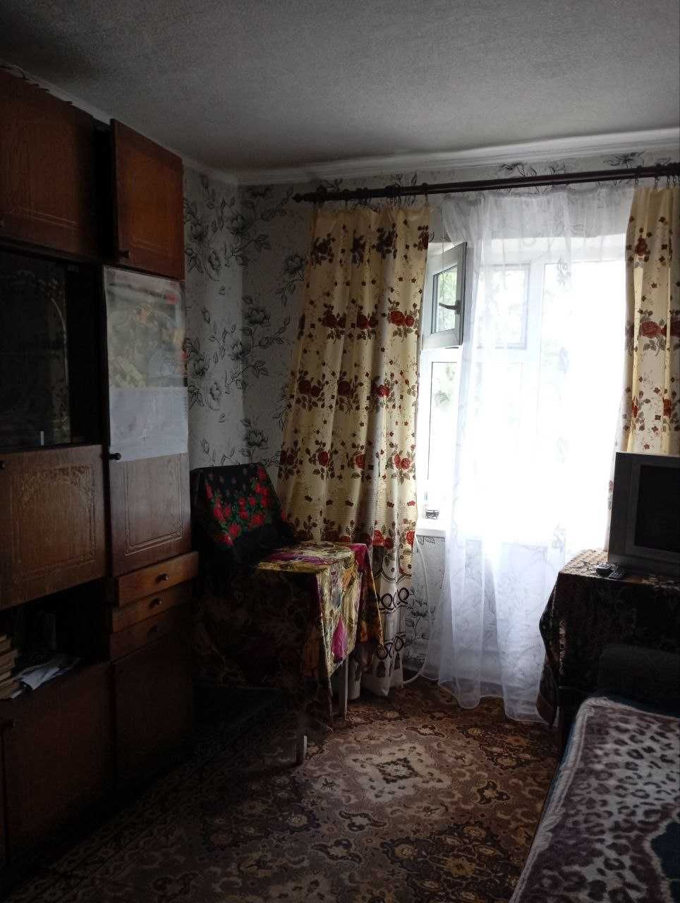 Продам будинок в Золочеві, доглянутий, р-н залізничного переїзду