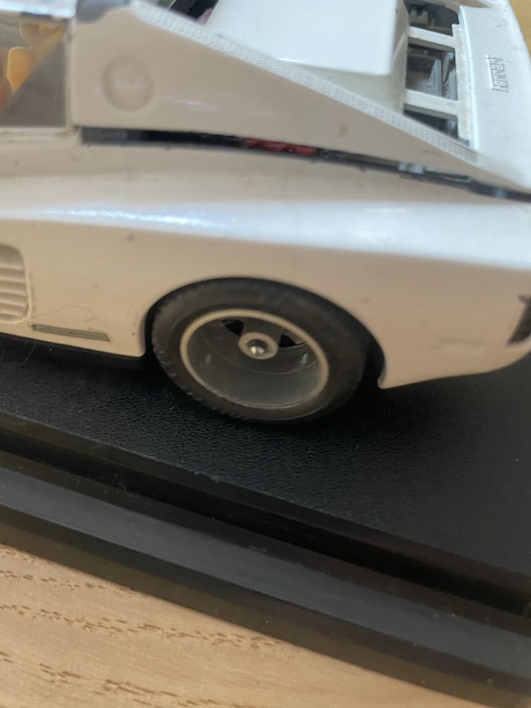 Model Ferrari Testarossa - Bburago
