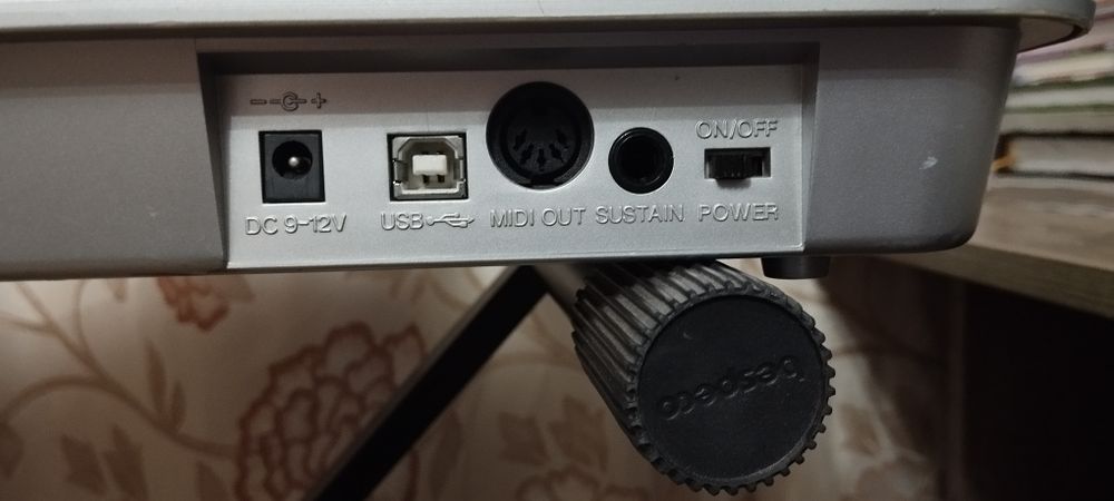 Міді контролер M-Audio