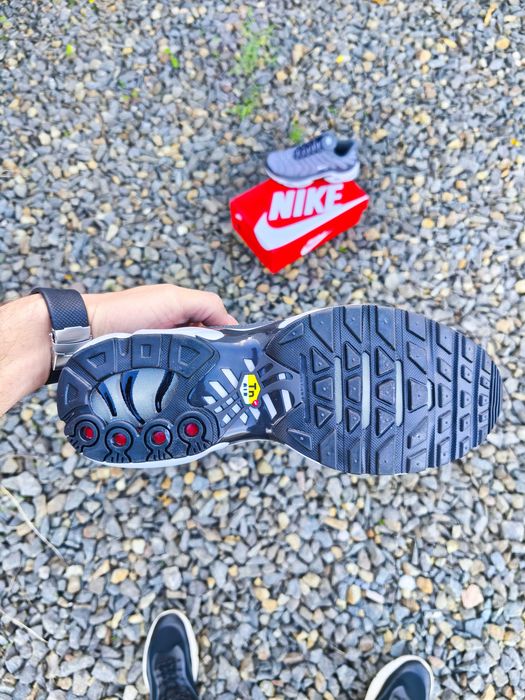 Кросівки підліткові Nike Air Max Tn Plus термо осінь зима сірі