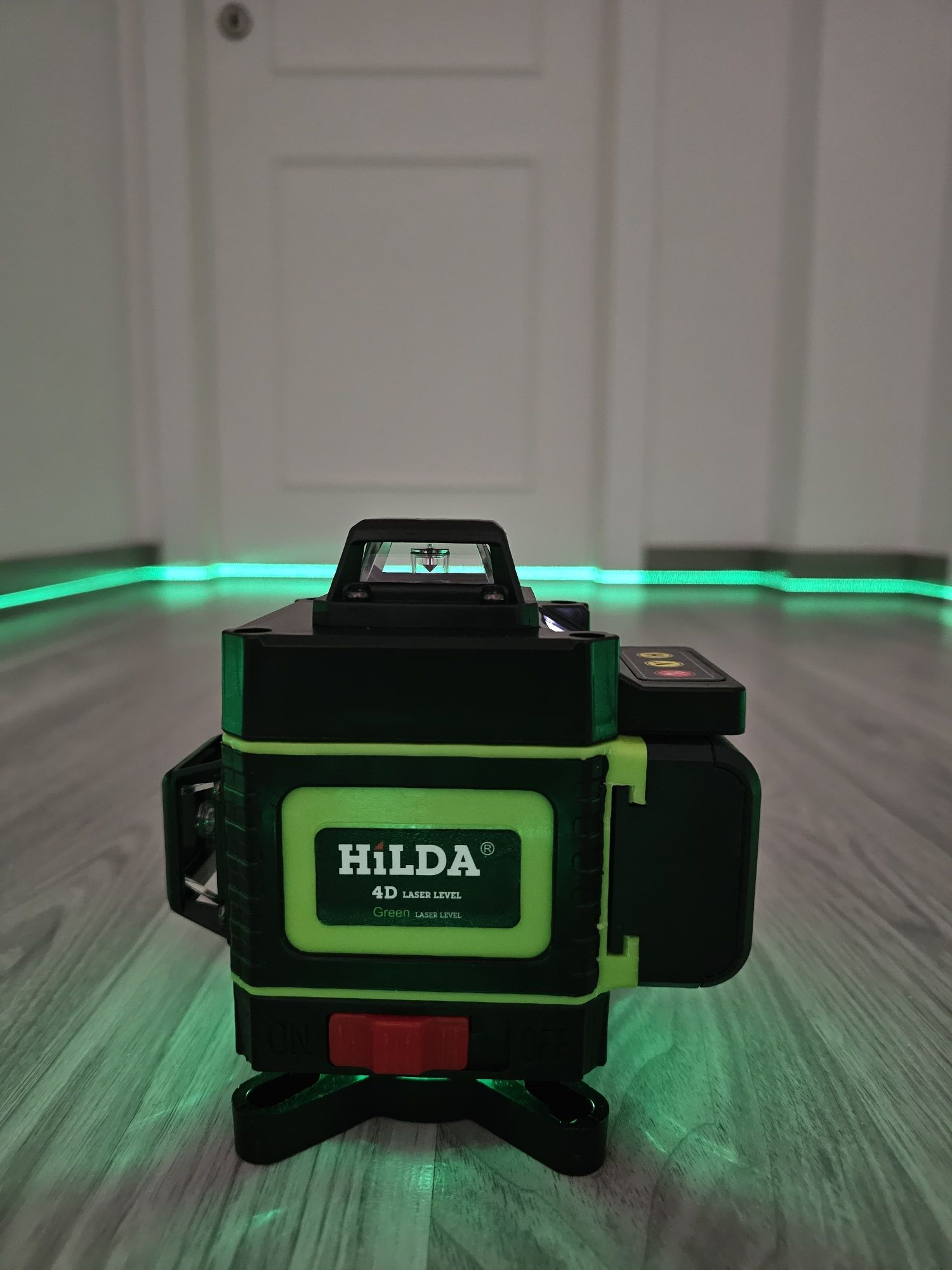 Nível Laser 16 Linhas 4D Auto-Nivelamento 360° Horizontal E Vertical