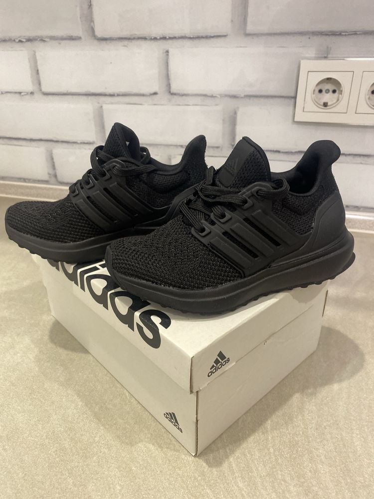Продам дитячі кросівки Adidas