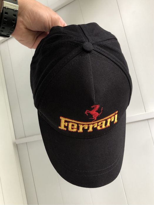 Красивая унисекс кепка, бейсболка черная Ferrari