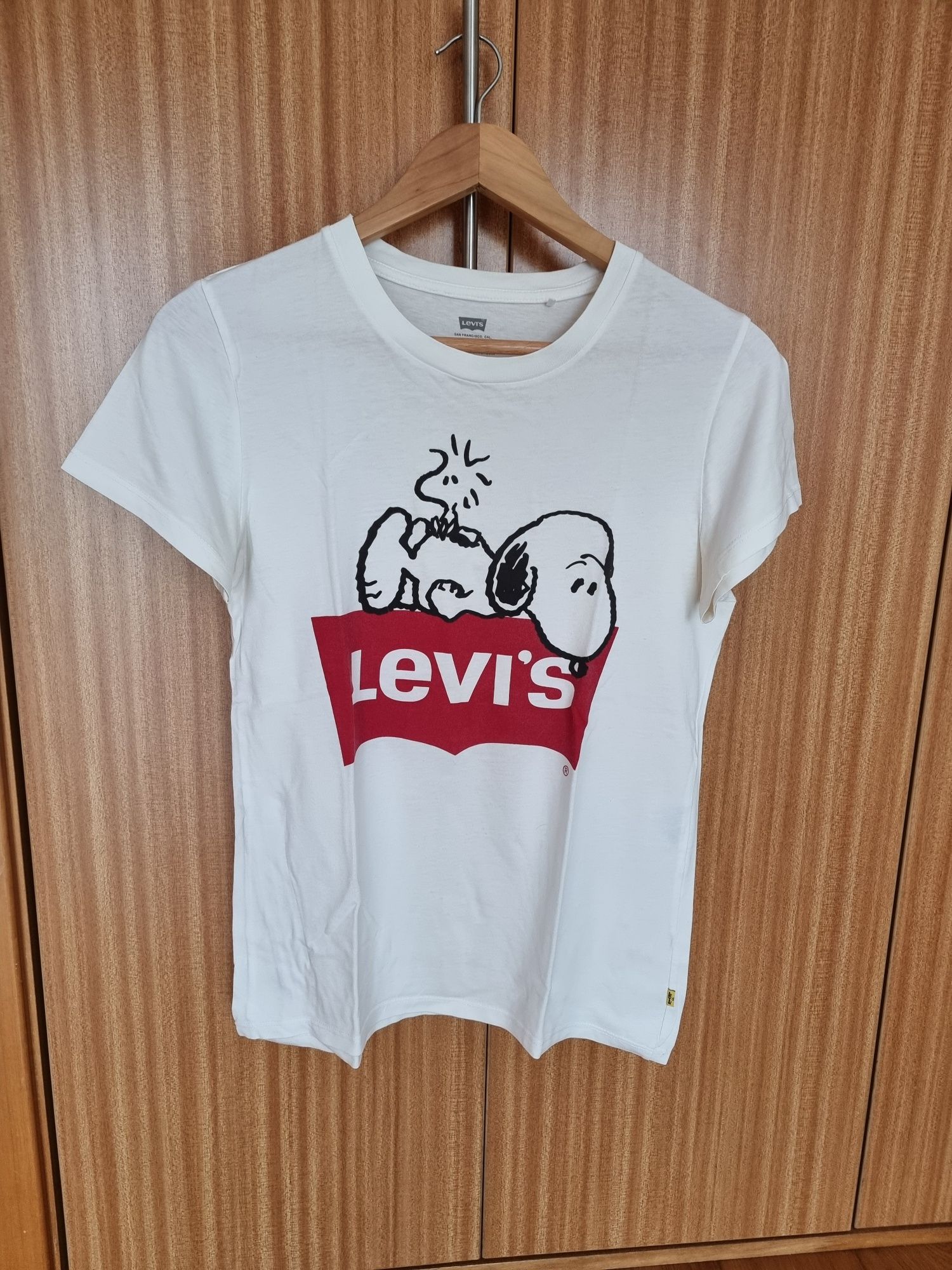 T-shirt branca Levis