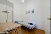 723124 - Quarto com cama de solteiro em...
