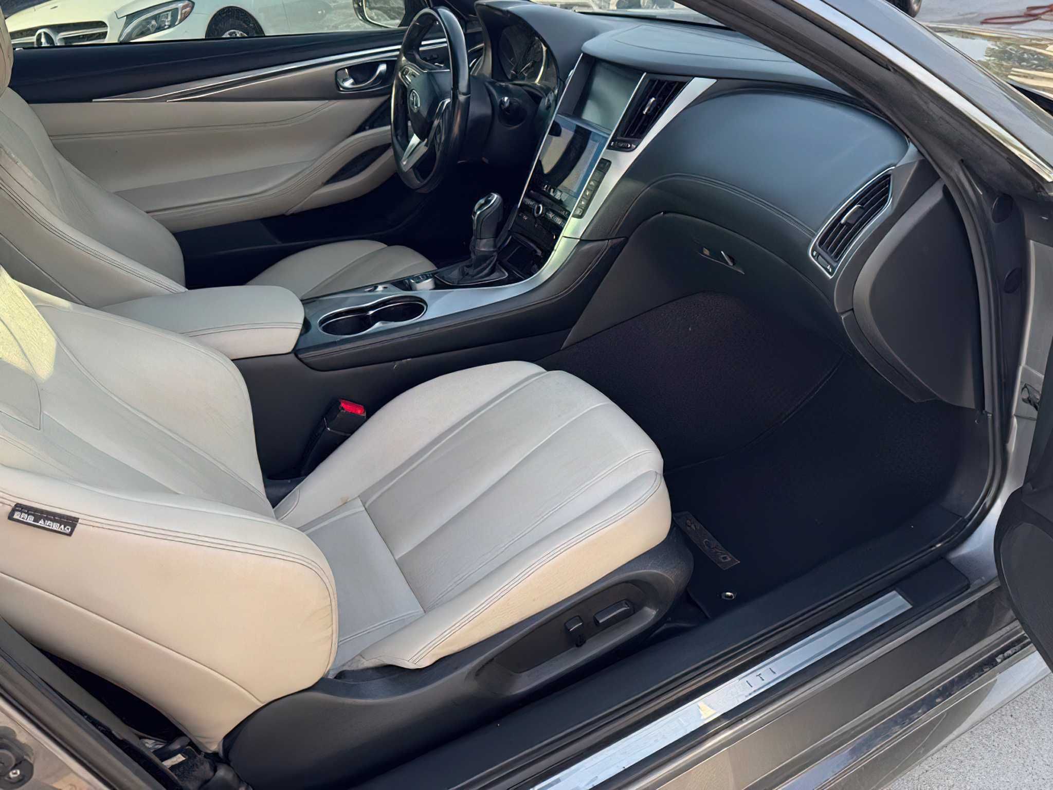 Infiniti Q60      2017