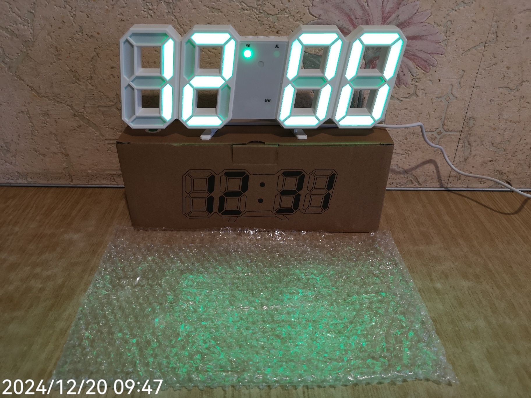 Электронные LED часы VST-883 с будильником, датой, и термометром