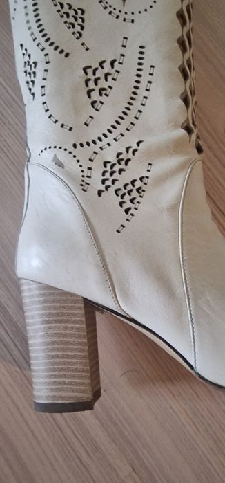Продаються гарні жіночі сапоги бу