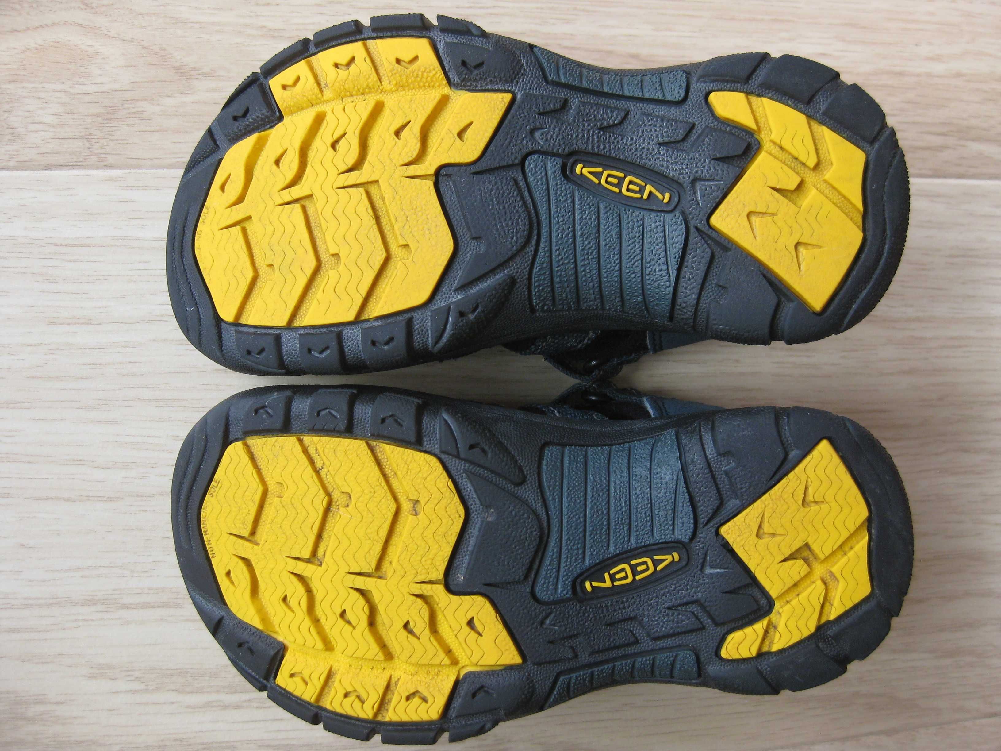 KEEN Newport rozm. 30 sandałki dla chłopca długość wkładki 18,5 cm