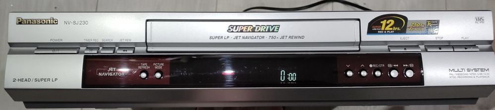 Продам відеомагнітофони Panasonic NVSJ230 та Aiwa