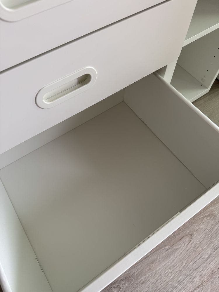 Trocador e secretaria IKEA Småstad