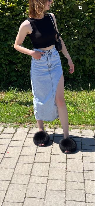 Спідниця з вирізом