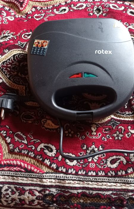 Орешница Rotex RSM130-B горішниця вафельниця