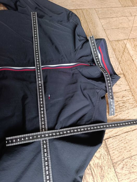 Tommy Hilfiger piękną kurtka męska lekka rozmiar L czarna