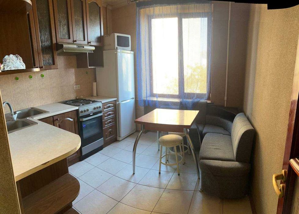 Продам 2-х ком. к-ру  улучшенной пл-ки м. Научная