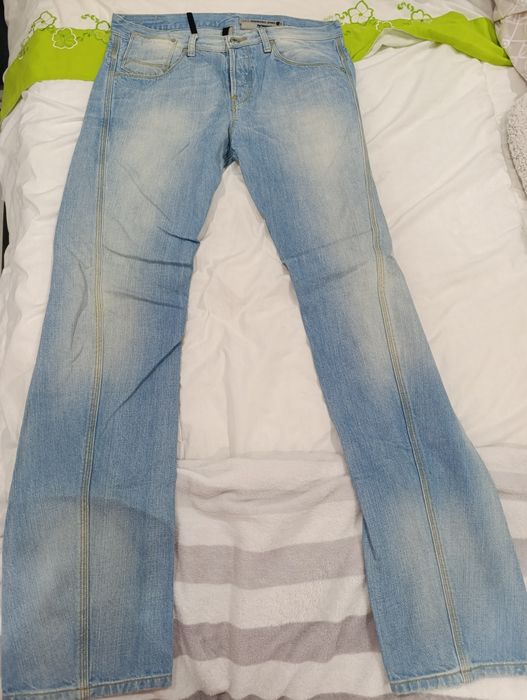 Levis Engineered Jeans