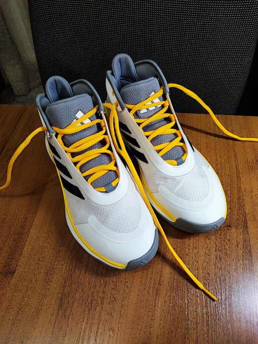 Баскетбольні кросівки Adidas bounce legends low. 44 розміру
