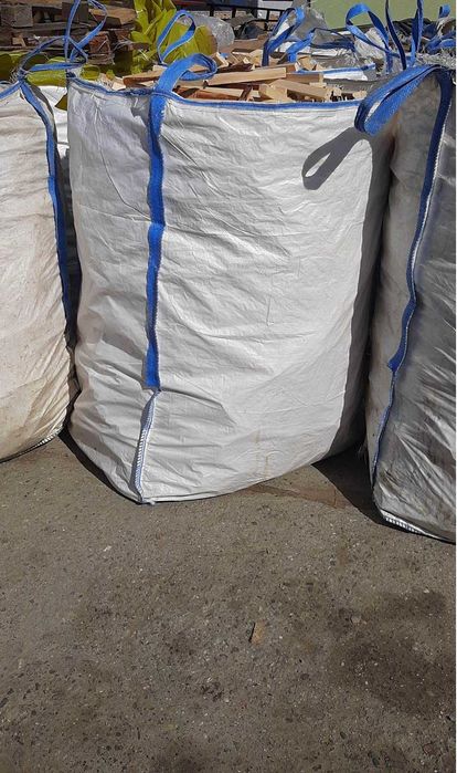 DREWNO suchy opał opałowe drzewo