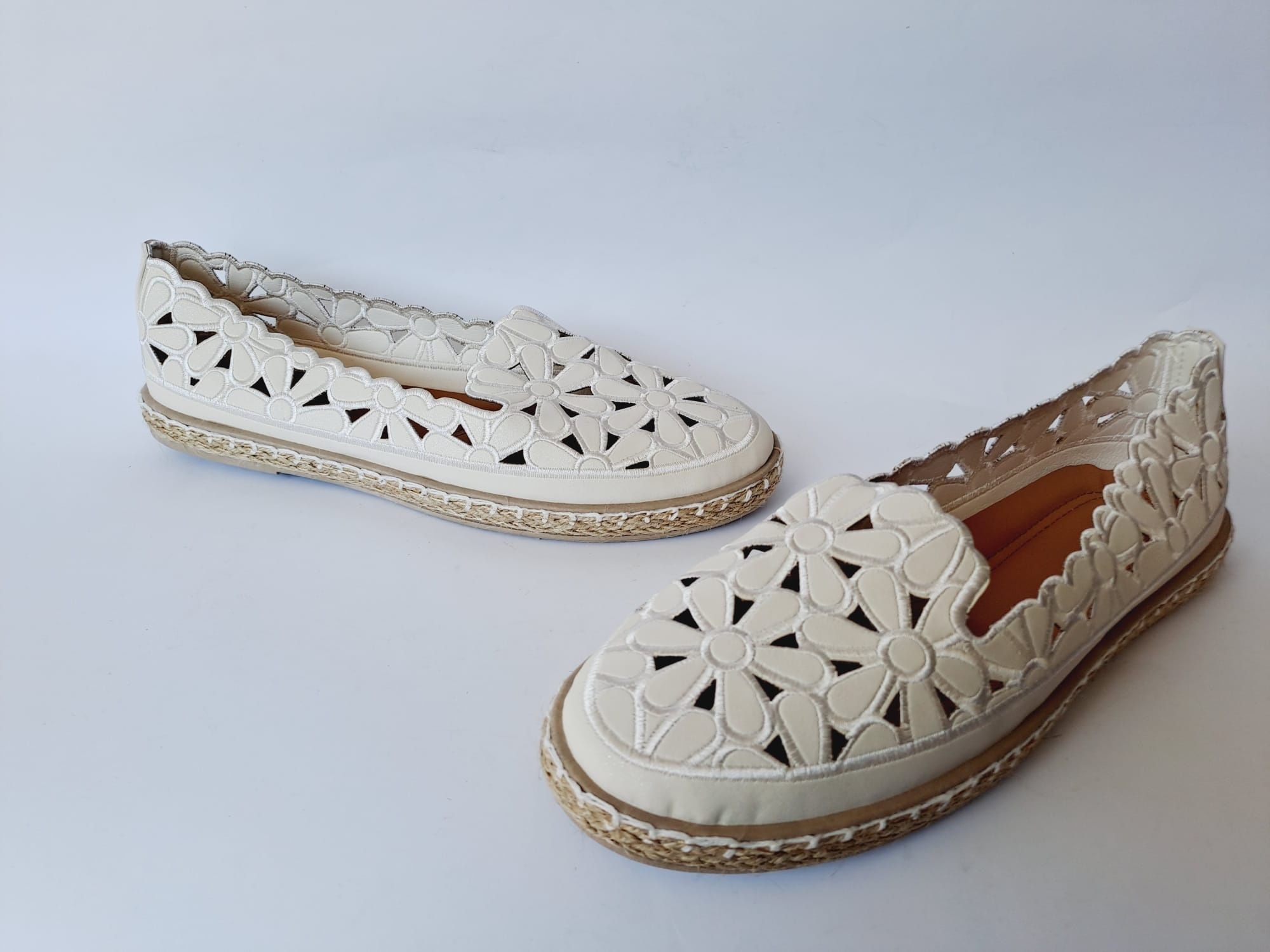 Espadryle białe ażurowe 40