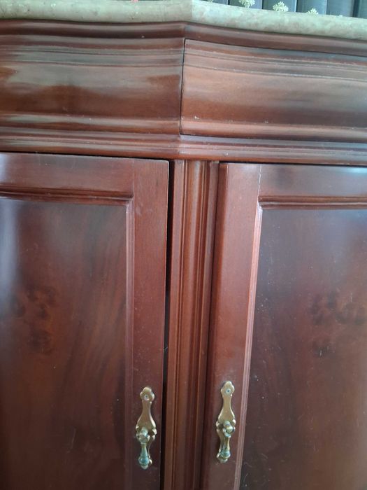 2 Moveis iguais madeira vermelha 95€