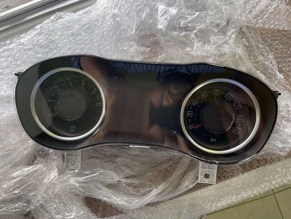 Приладна дошка від Додж Челенджер 2018.