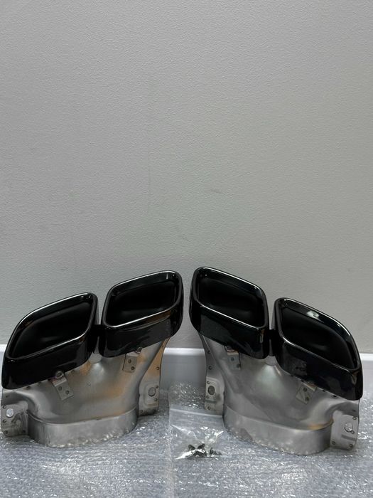 Насадки на глушник Mercedes-Benz C-Class W206 (2021) вихлопні труби