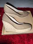 Sapatos cunha creme