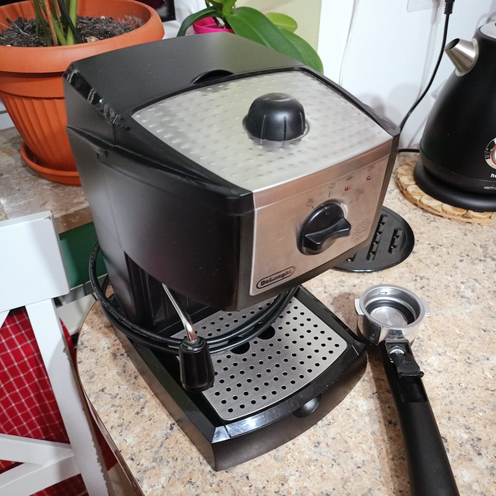 Ekspres półautomatyczy DeLonghi