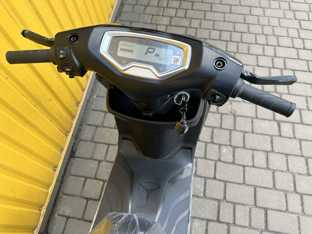 Новий електроскутер Yadea T9 2500W 72V20Ah електричний скутер