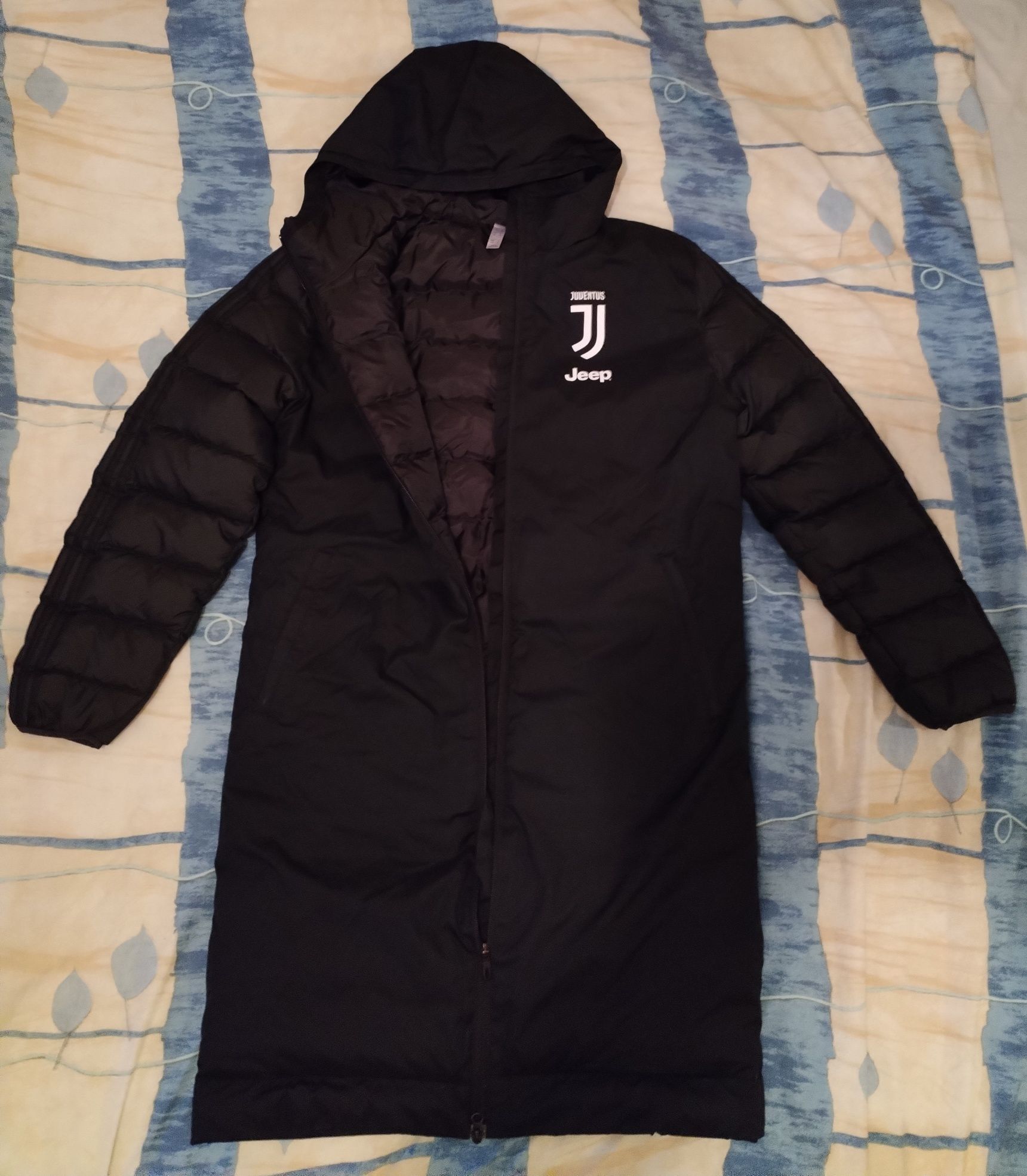 Подовжений пуховик Adidas Juventus в ідеальному стані
