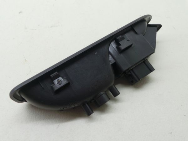 Comando / botão / interruptor vidros frente direito RENAULT Clio III (