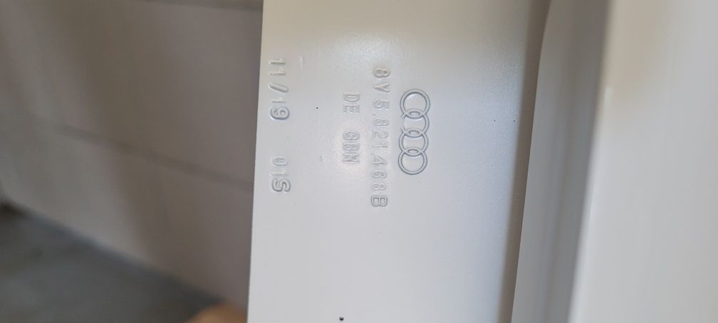 Audi A3 8V sedan błotnik prawy przód idealny LY9C