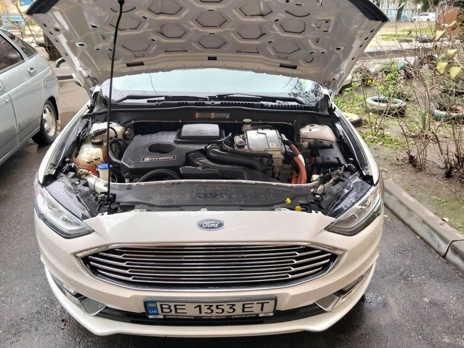 Ford Fusion 2018 Гібрид