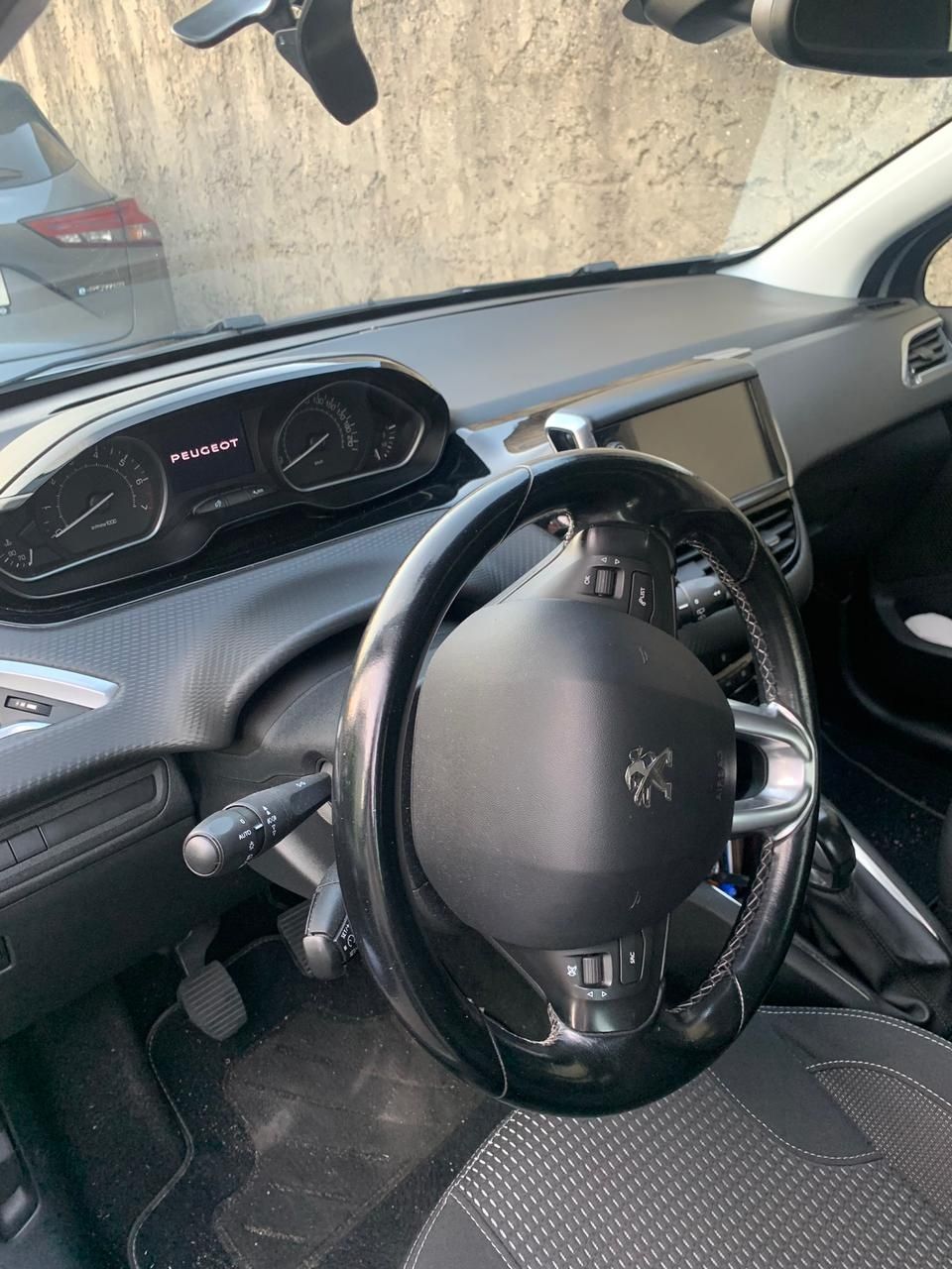 Peugeout 208 1.2 Puretech 82cv