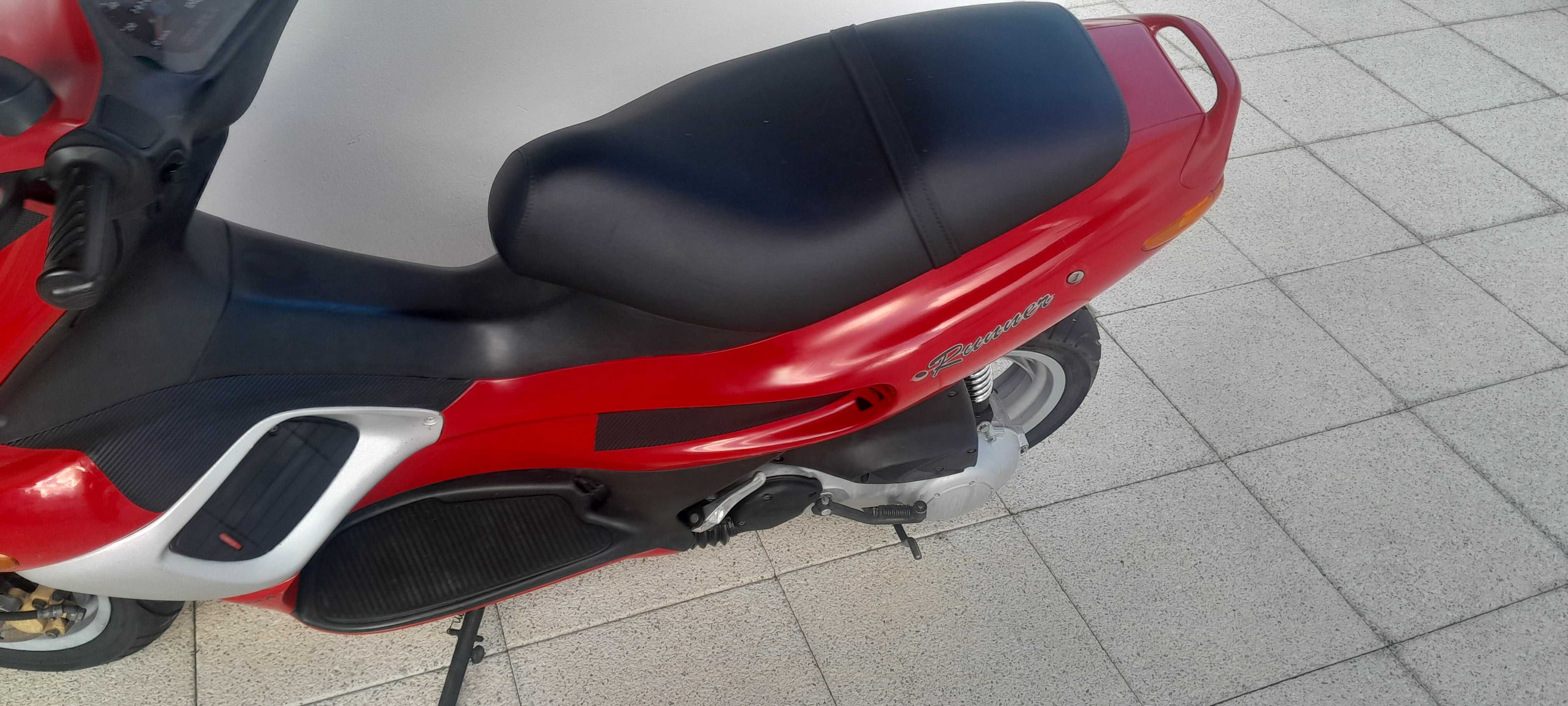 Ciclomotor em óptimo estado
