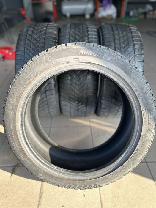Продам комплект зимних шин Matador Nordicca 235/45 R18